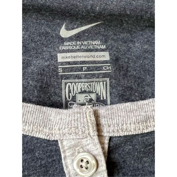 MLB New York Yankees 1/2 Sleeve Tee Size Small - Picture 9 of 10